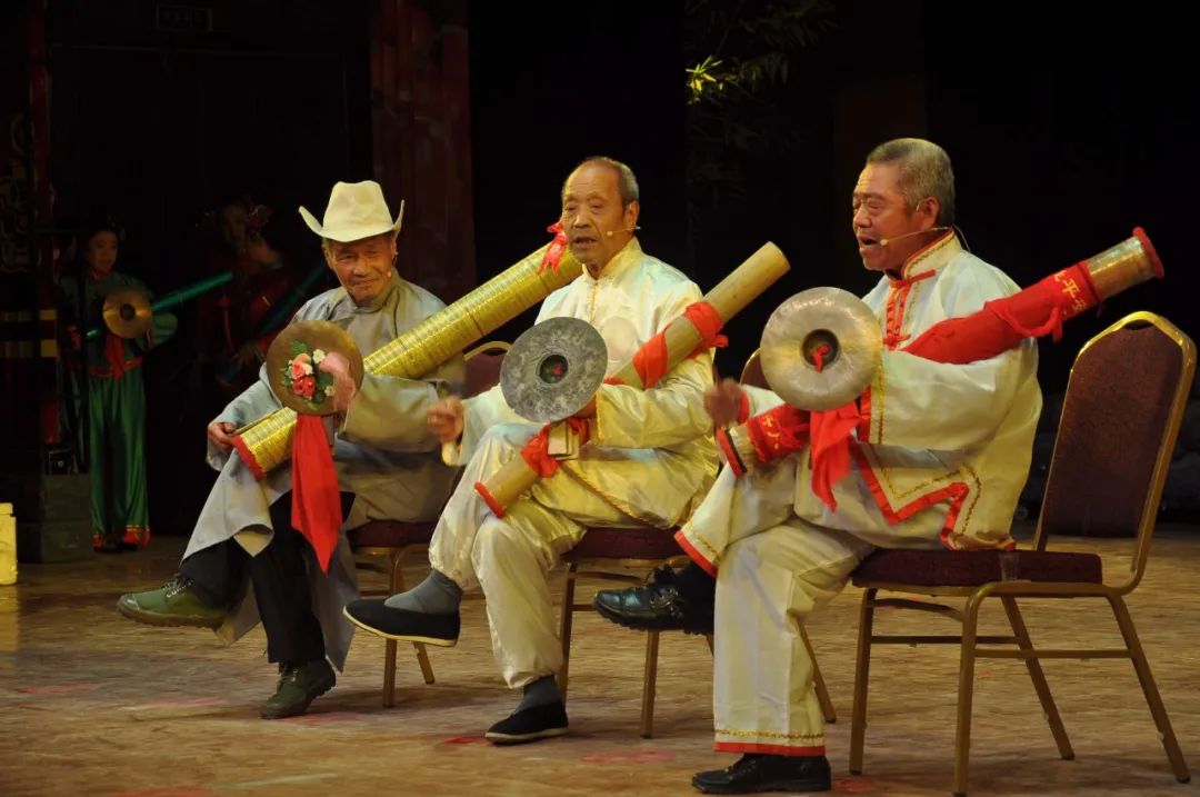 渔鼓传承人表演