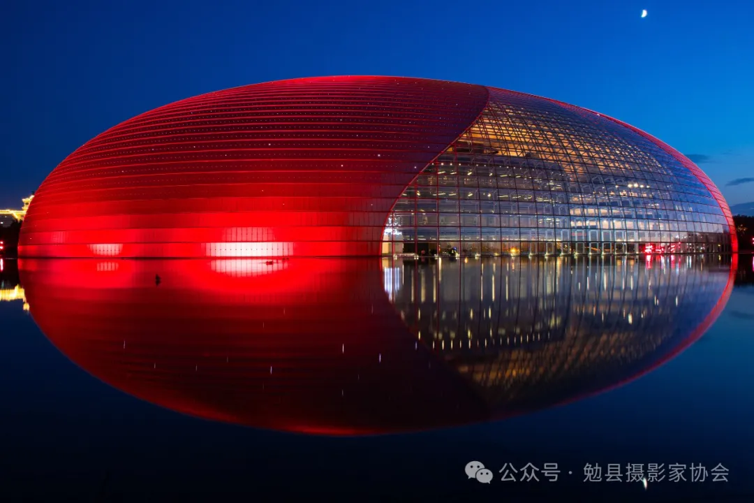 《中国红》 田 宇