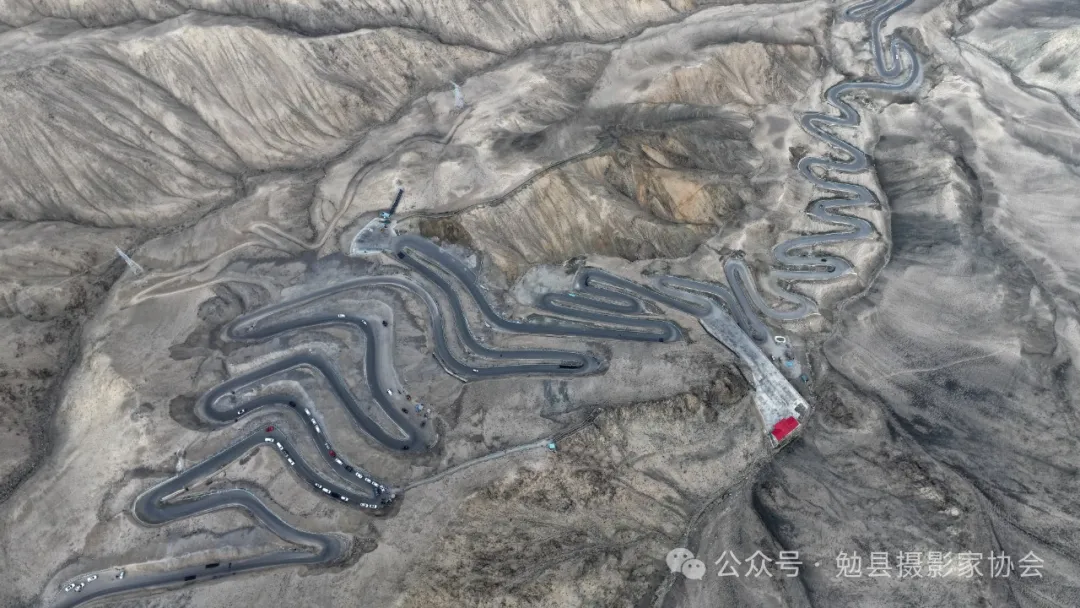 《盘龙古道》 张明义