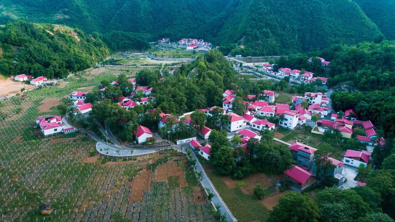 《美丽乡村长沙沟》 江一龙 摄